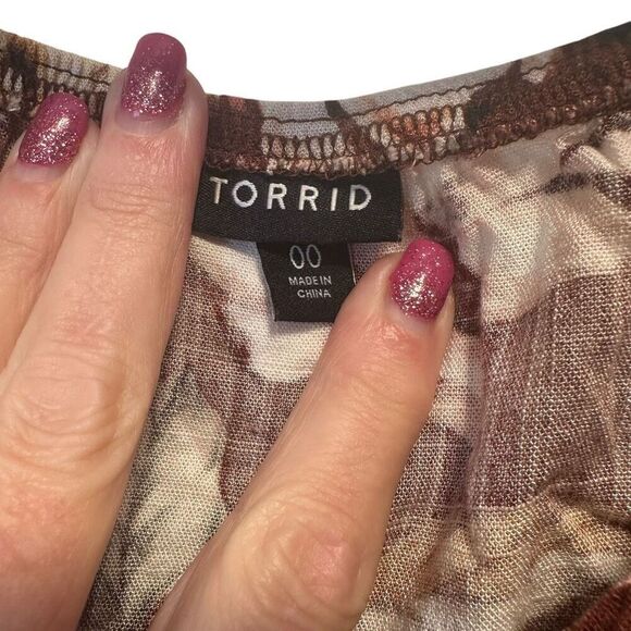 Torrid Rayon Slub Ruffle V-Neck Cami Tank Gilded Florals Fired Brick Size 00 M/L - Picture 2 of 5